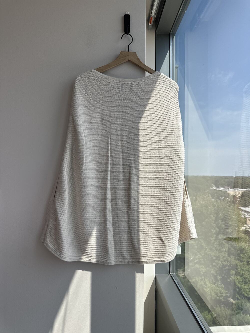J.McLaughlin Women's One Size Oatmeal Tan Color Knit Poncho